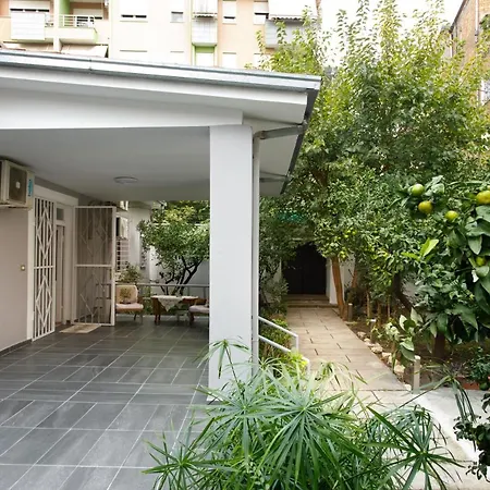 Villa20studioapartments Willa Tirana